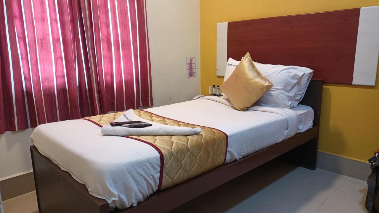 Skyry Hotels Adyar Chennai Dış mekan fotoğraf